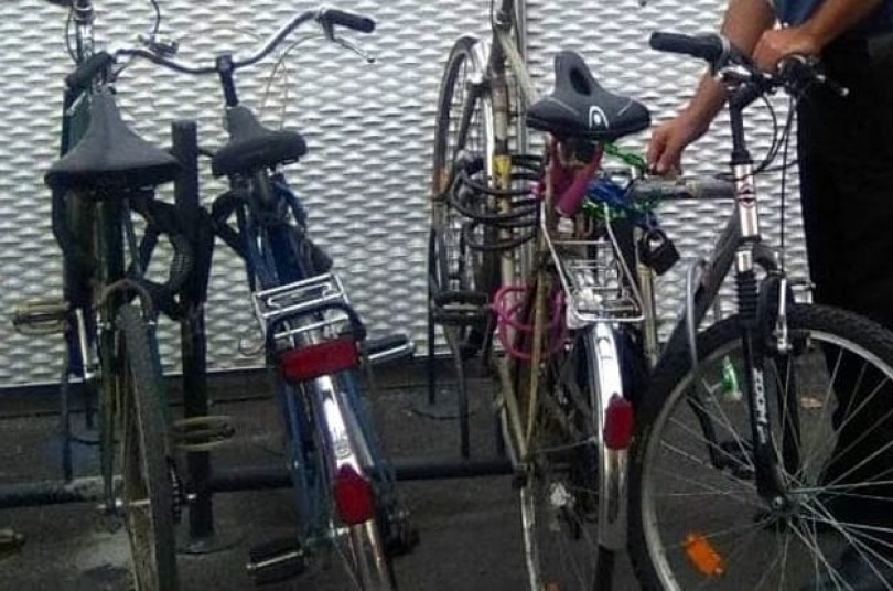 Arrestati dai Carabinieri mentre rubano una bicicletta